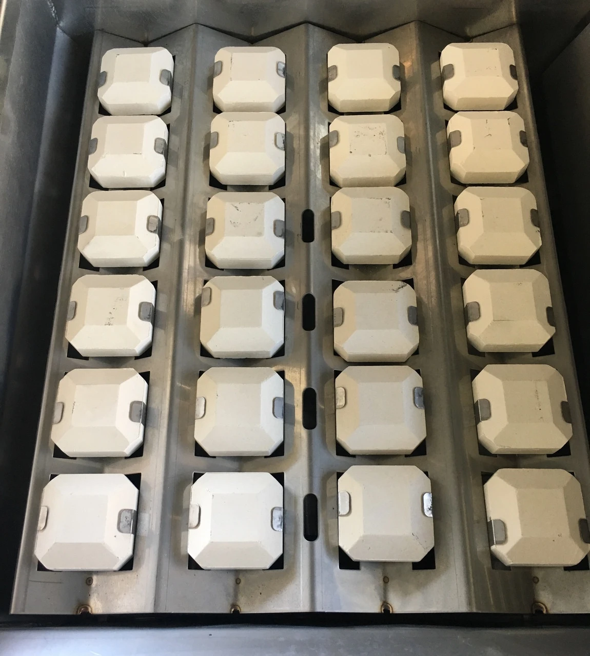 Sedona By Lynx L700R 42" Built-in Grill - 3 Stainless Burners W Rotisserie 6 Sedona By Lynx L700R 42" Built-in Grill - 3 Stainless Burners W Rotisserie - Image 4